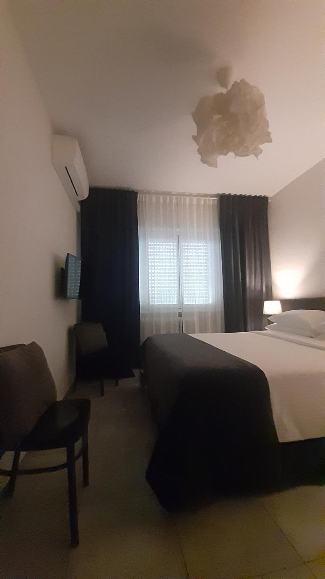 La Duchessa Hotel Алба Екстериор снимка